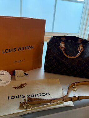AUTHENTIC Louis Vuitton Speedy Bandoulière 30 - Full Set w/ COA!